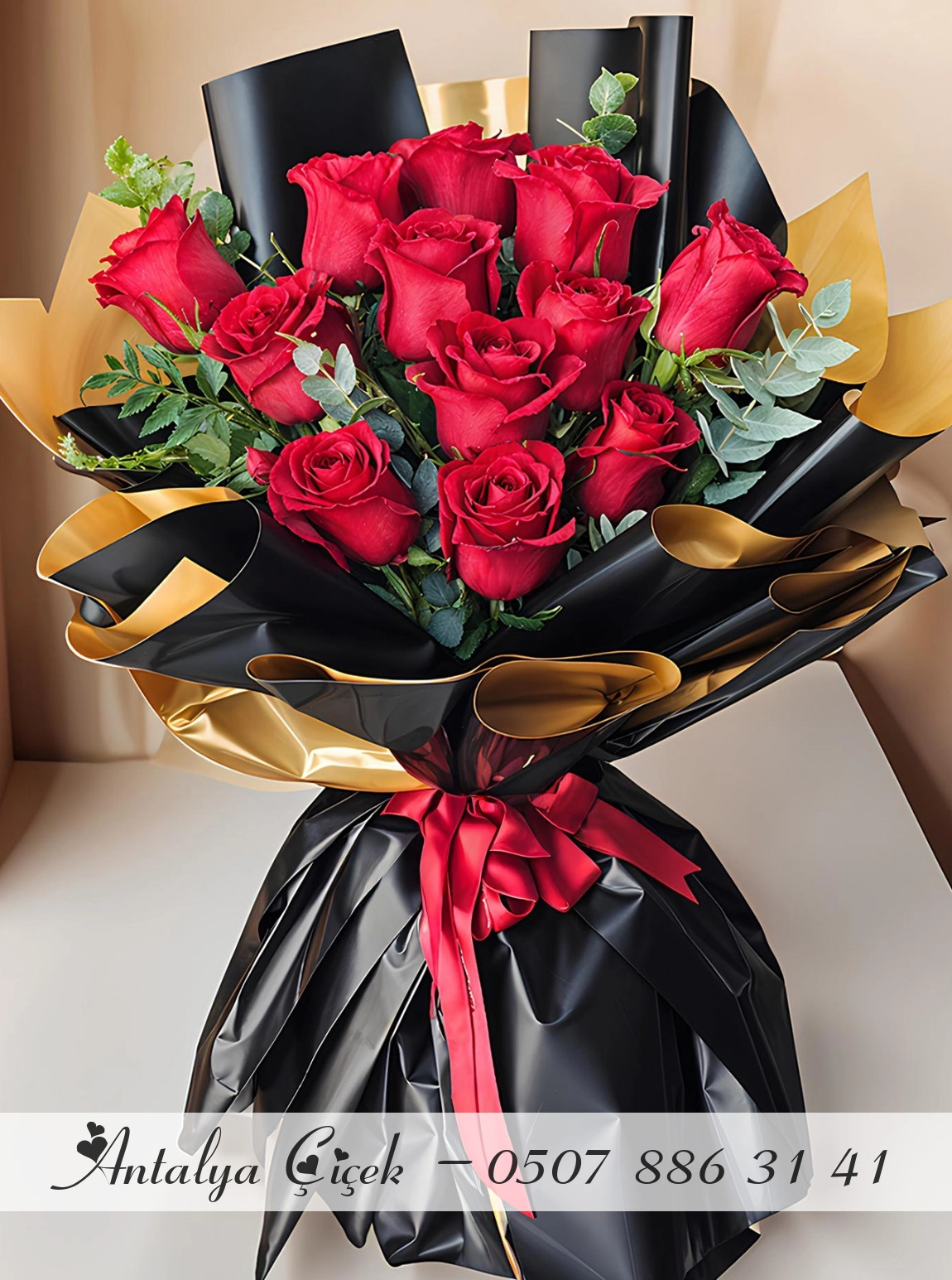 12 Tane Kırmızı Gül Buketi