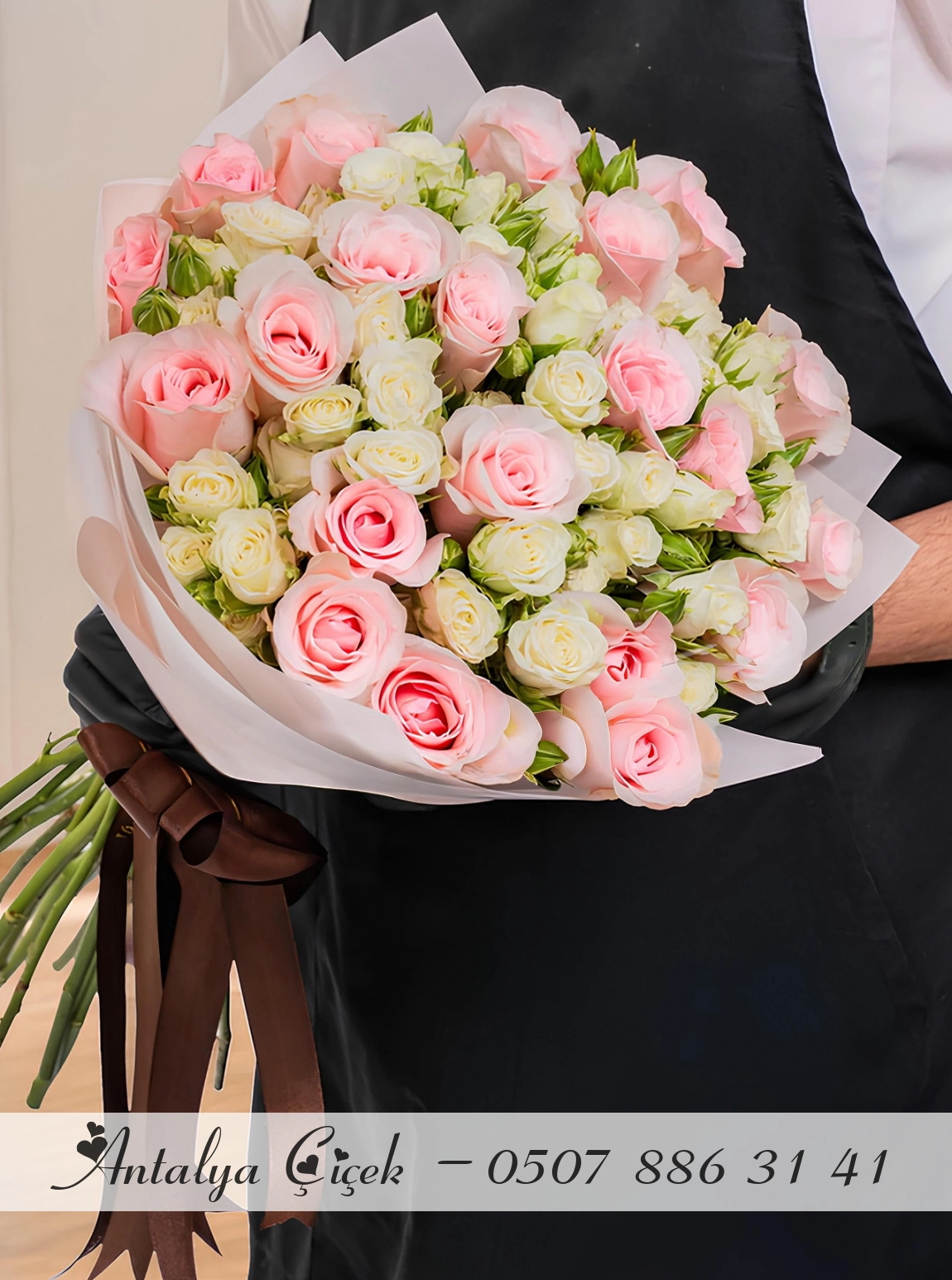 Pembe ve Beyaz Gül Buketi